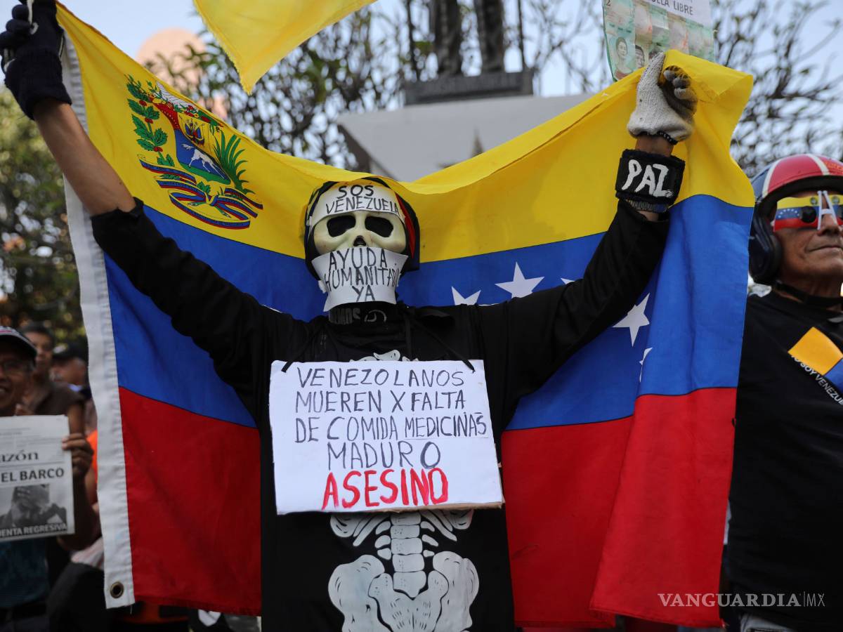 $!Los venezolanos salen a las calles de todo el país para exigir la renuncia de Nicolás Maduro