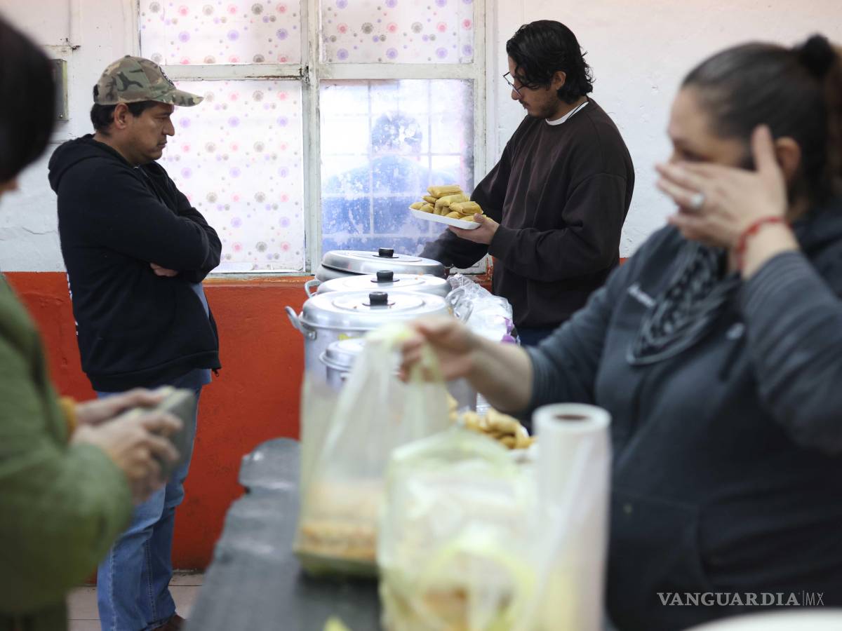$!La familia Beltrán, con la tradición de los tamales de Doña Mary, sigue manteniendo viva la esencia del negocio familiar.