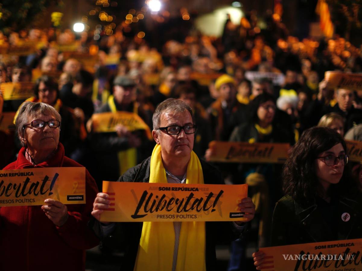 $!Separatistas catalanes buscan investir a Carles Puigdemont