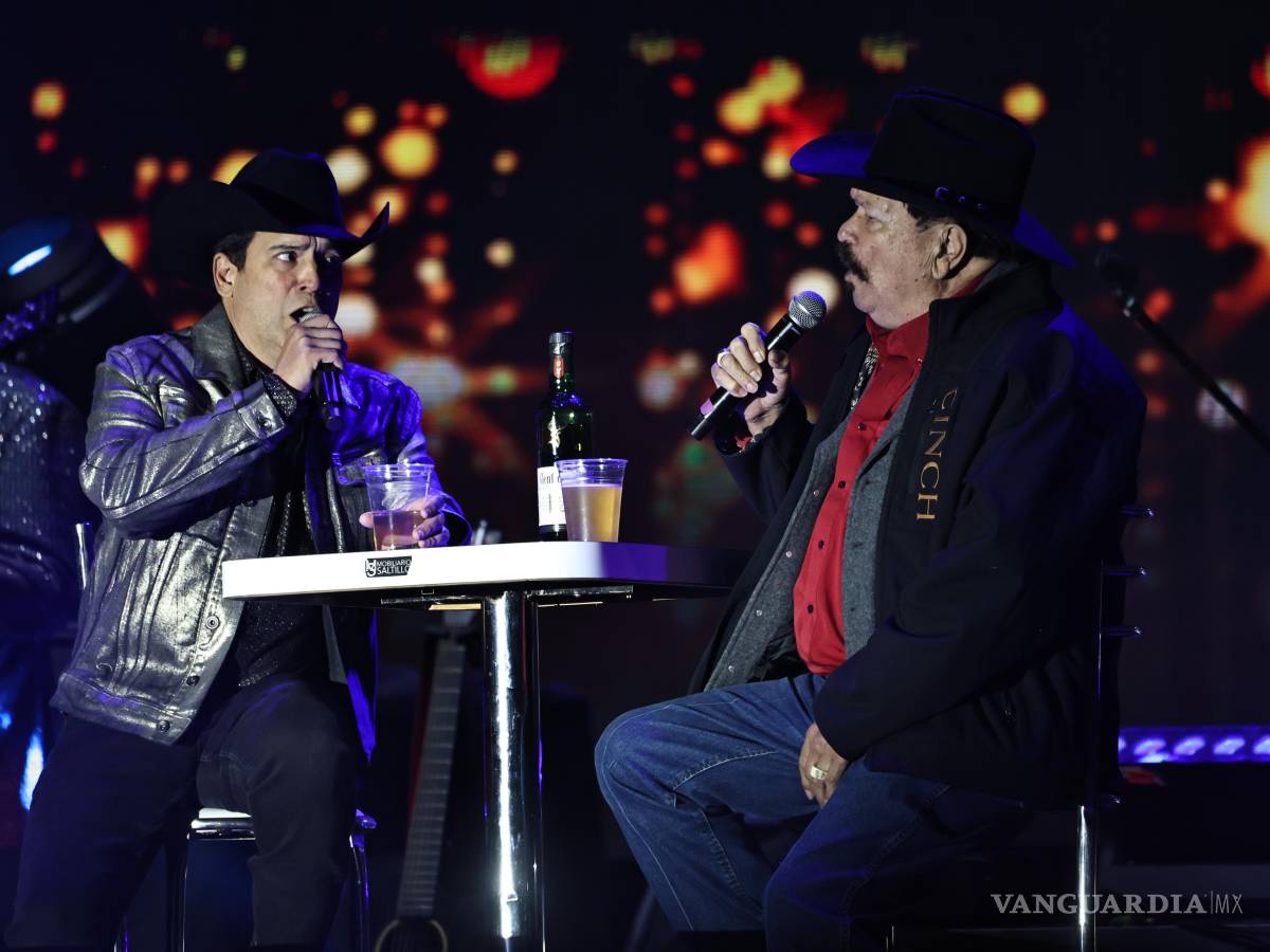 $!El cantante texano contó con la participación de