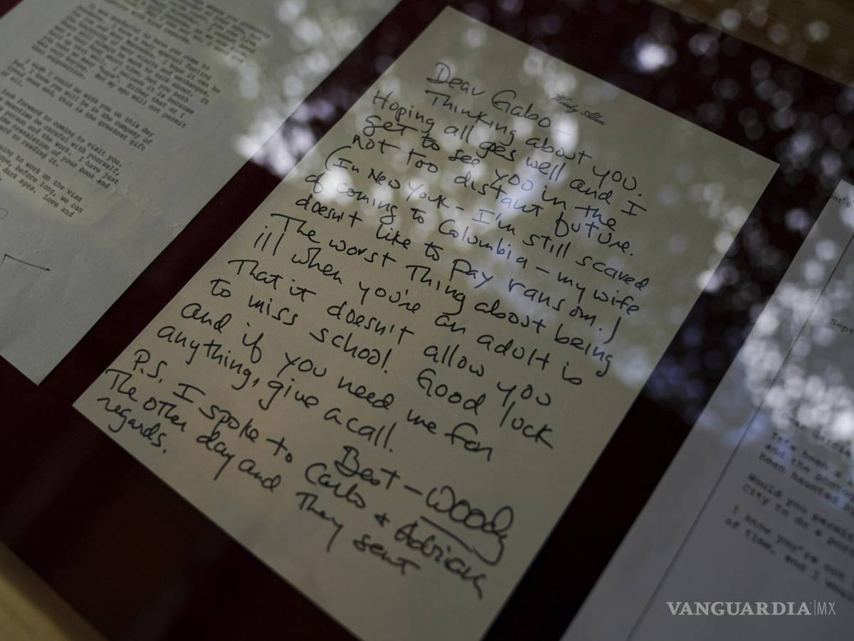 $!Una carta del director estadounidense Woody Allen en una exposición en la casa del escritor colombiano Gabriel García Márquez en la Ciudad de México.