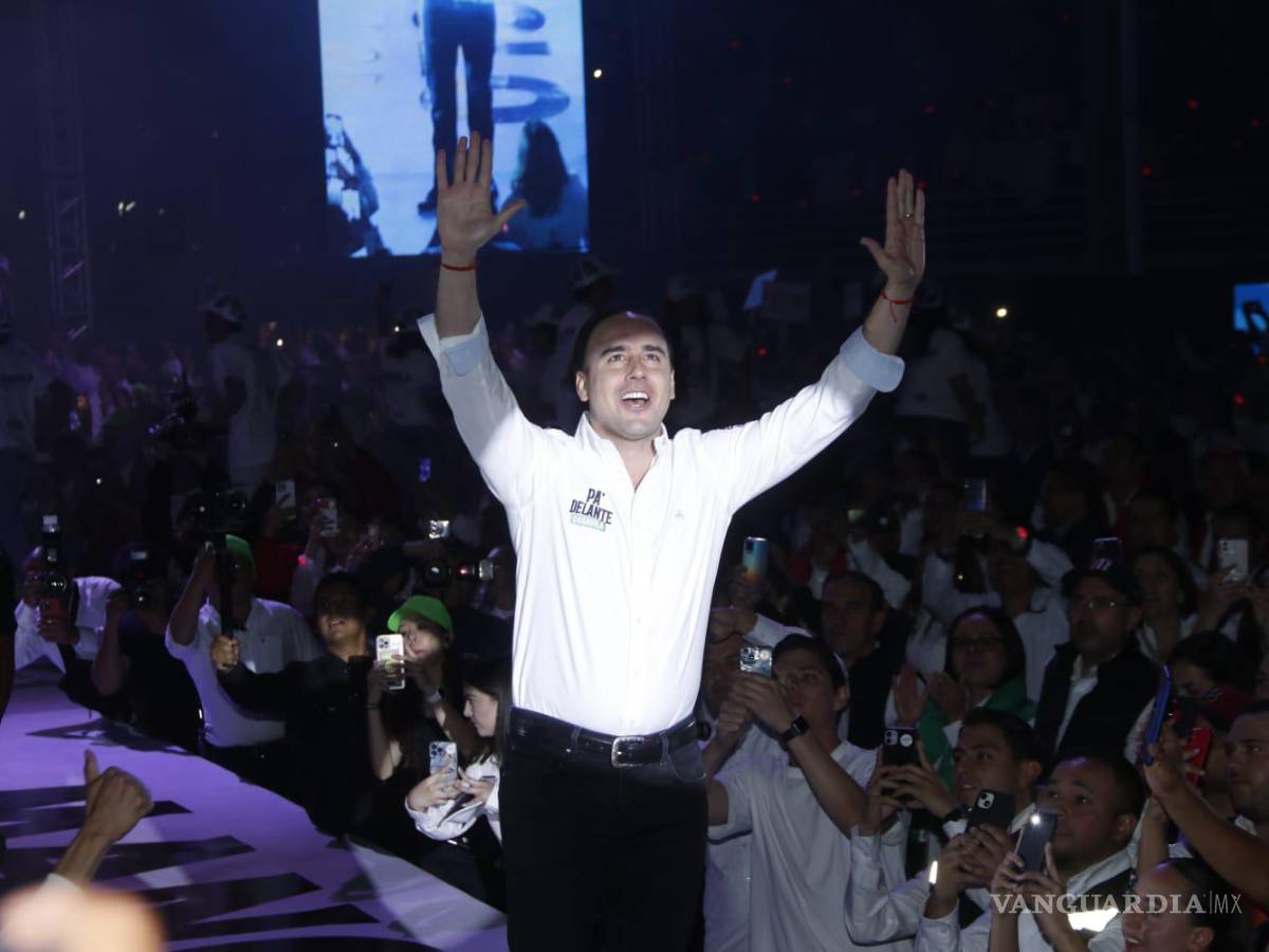 $!“¡Manolo, Manolo, Manolo, tienes todo nuestro apoyo!”, gritaban simpatizantes y afiliados a los partidos.