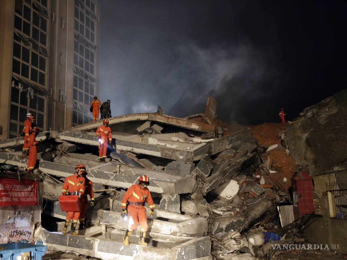 $!Aumentan a 59 desaparecidos por un desprendimiento de tierras en sur de China