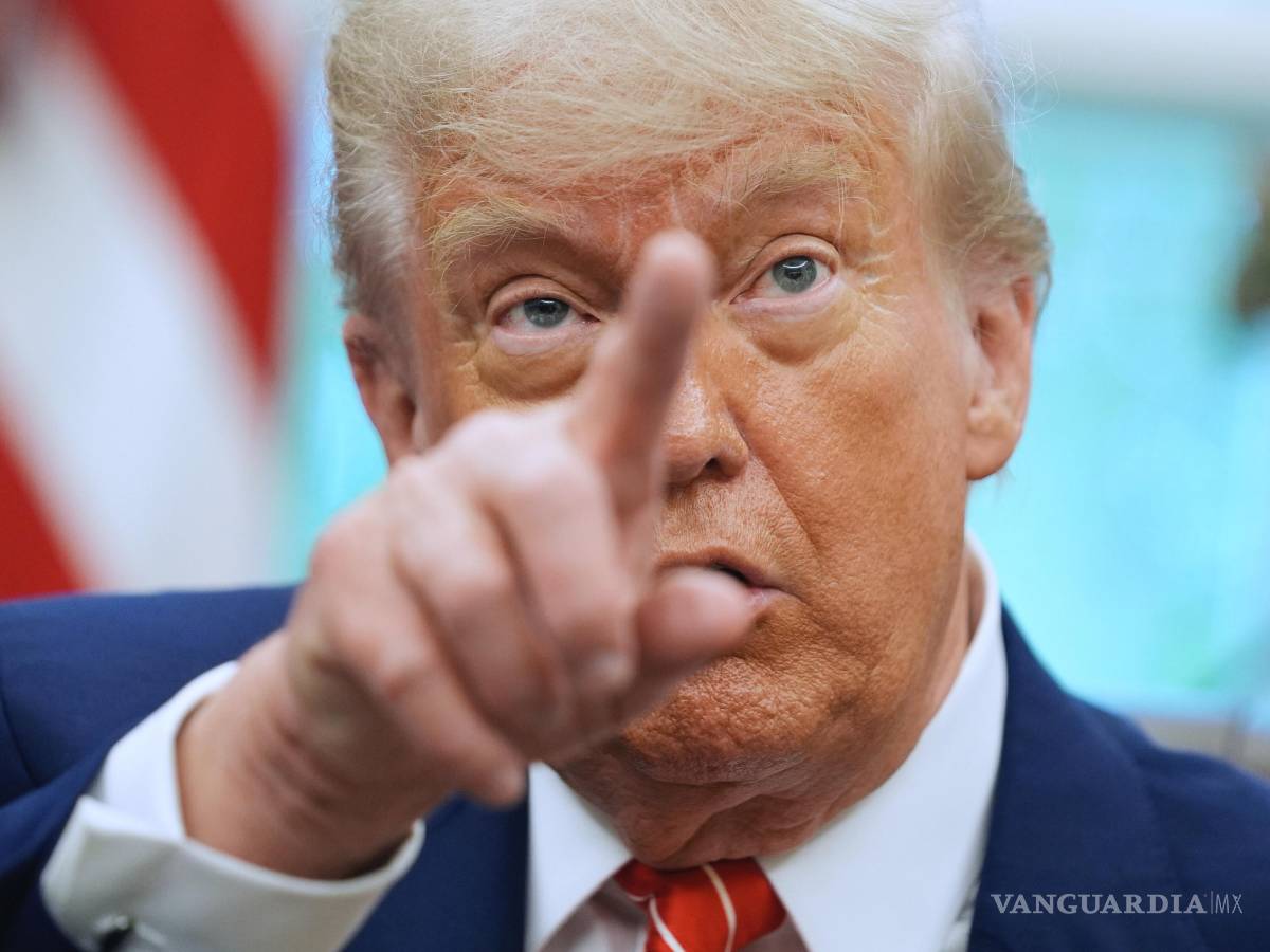 $!Donald Trump está finalizando un memorando presidencial para “acabar con las remesas” enviadas por personas que están en Estados Unidos sin autorización.