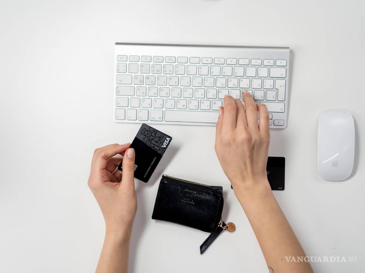 $!Compra electrónica, vista desde arriba.