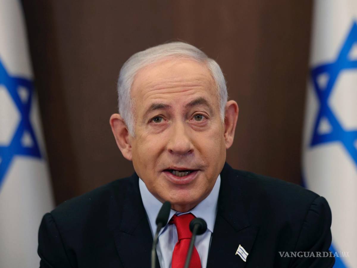 $!El Primer Ministro israelí, Benjamin Netanyahu, asiste a la reunión semanal del gabinete en la oficina del primer ministro en Jerusalén.
