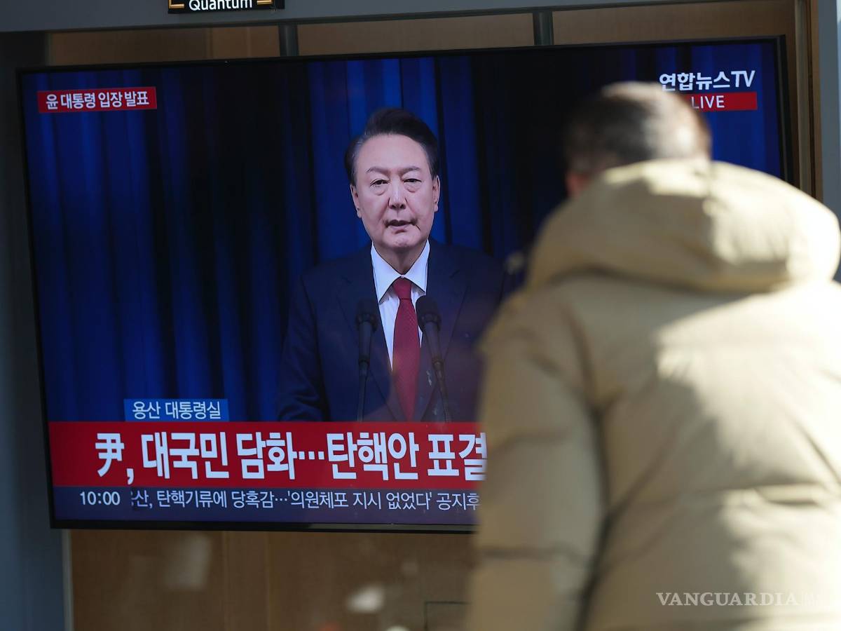 $!Los partidos de oposición que presentaron la moción de juicio político tenían 192 escaños, pero sólo tres legisladores del PPP participaron en la votación.