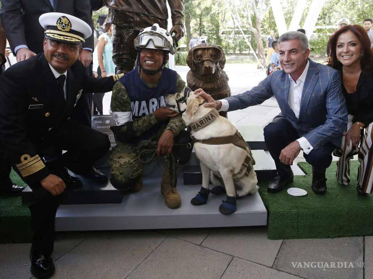 $!Frida, la perrita rescatista, ya tiene su estatua en Puebla