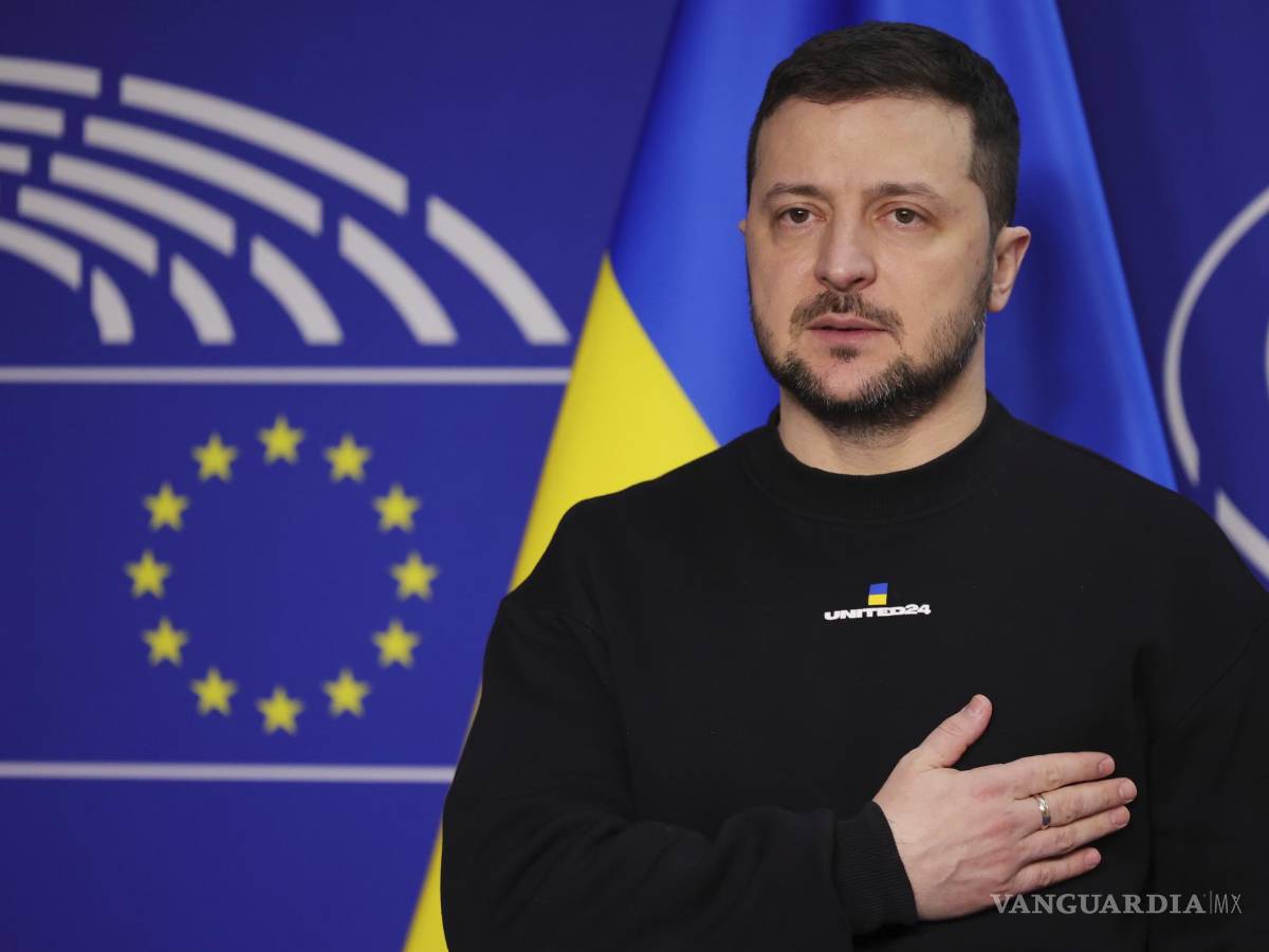 $!El presidente de Ucrania, Volodymyr Zelenskyy, antes de una cumbre en el Parlamento Europeo en Bruselas, Bélgica, el jueves 9 de febrero de 2023.