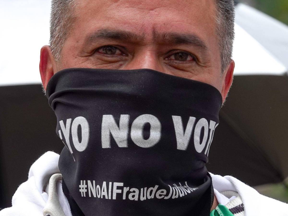 $!La pésima participación pone de manifiesto la confusión e indecisión existentes en todo el país en torno a la elección.