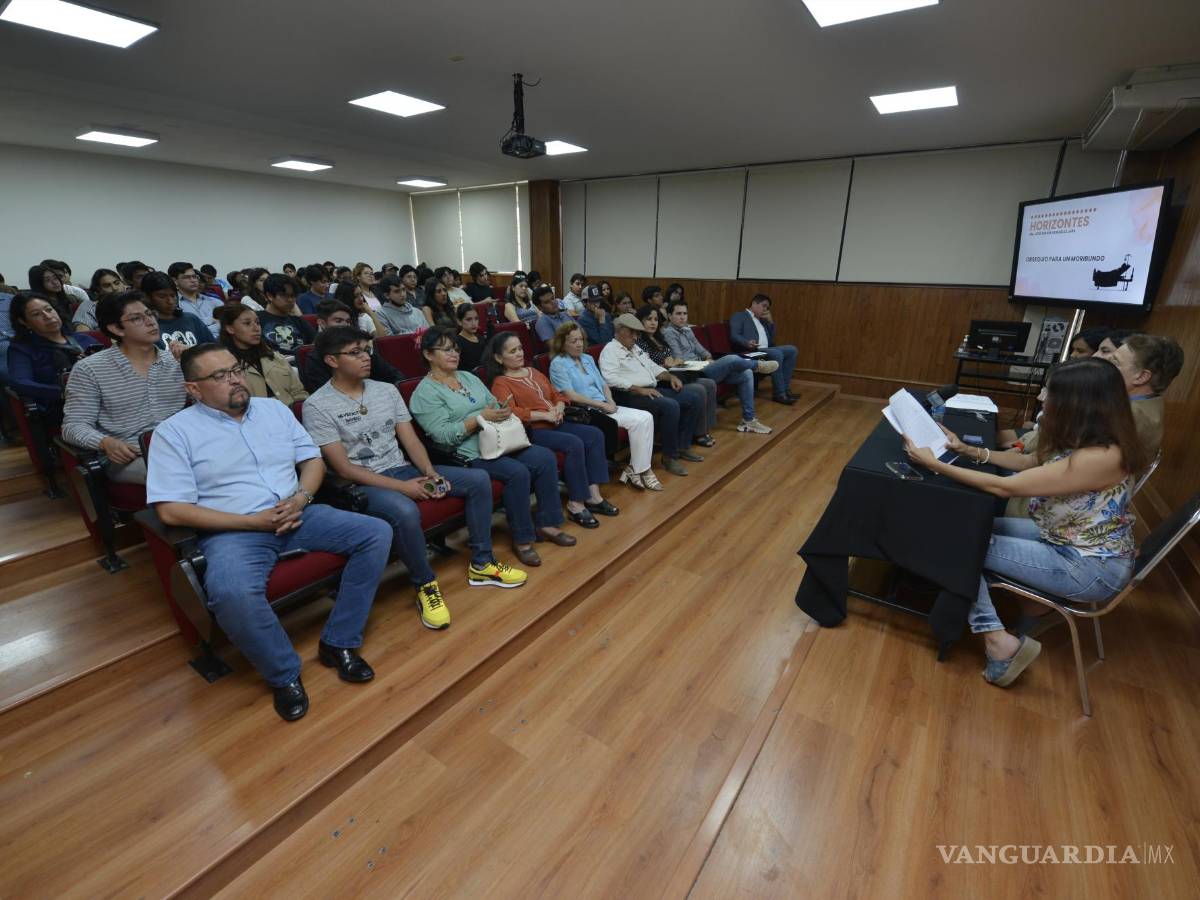 $!González Lara planteó la necesidad de ser sensibles ante las problemáticas sociales, lo que se adquiere con el contacto con la realidad.