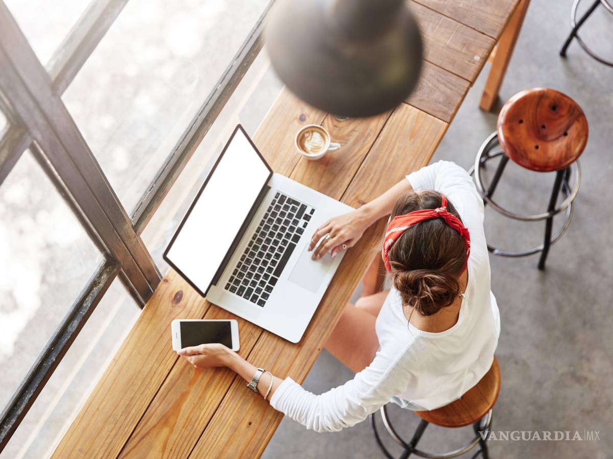 $!Los restaurantes y cafeterías son lugares poco seguros para teletrabajar debido a la vulnerabilidad de las redes wifi de esos locales.