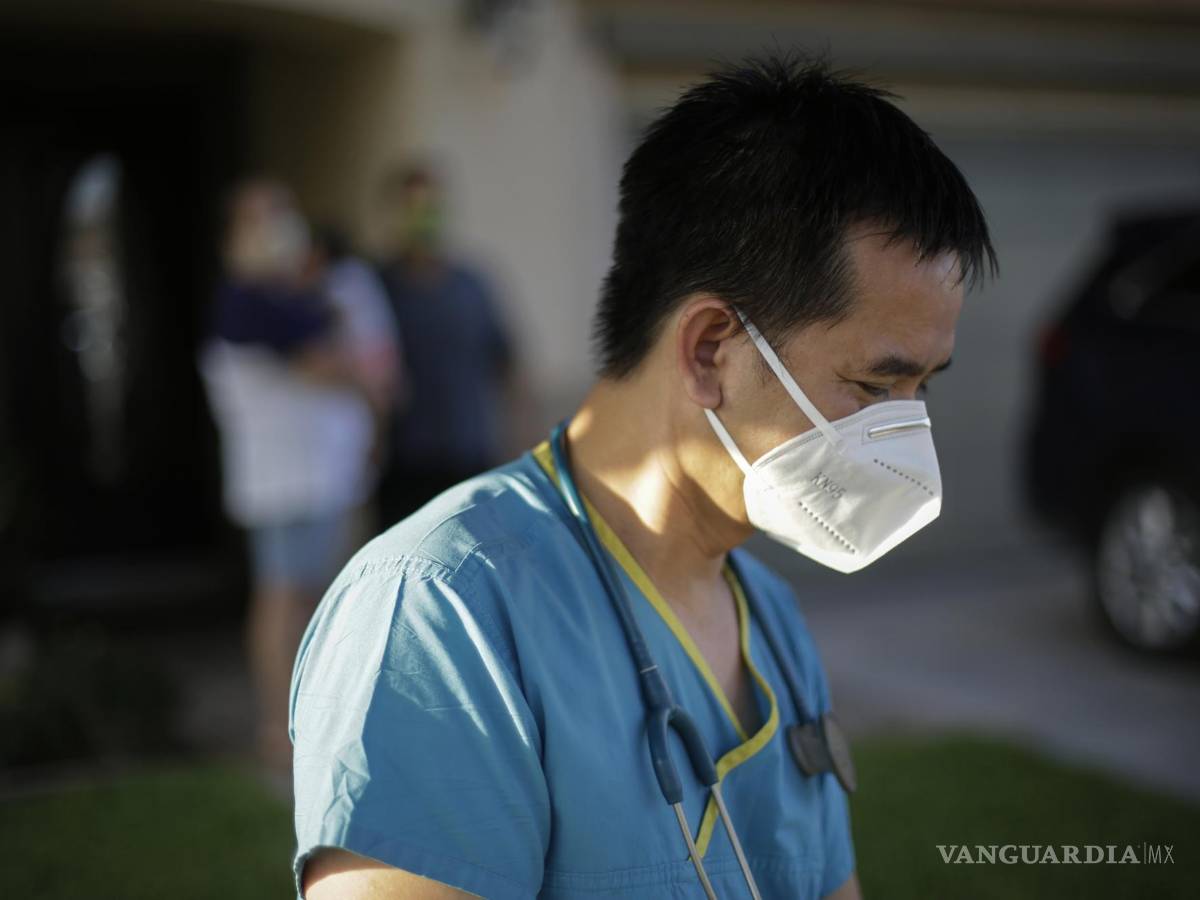 $!Los médicos han hecho un llamado para reforzar las medidas sanitarias, y si es posible aplicarse refuerzo de vacunas.