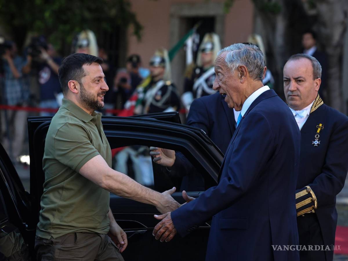 $!Luego de dejar Bélgica, Volodimir Zelenski se dirigió a Lisboa, Portugal, donde fue recibido por el presidente Marcelo Rebelo de Sousa.