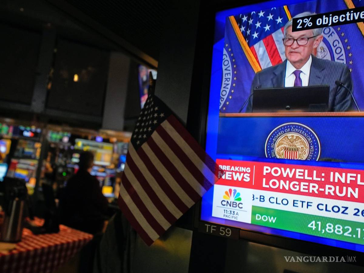 $!Una conferencia de prensa del presidente de la Reserva Federal, Jerome Powell, se muestra en el piso de la Bolsa de Valores de Nueva York en Nueva York.