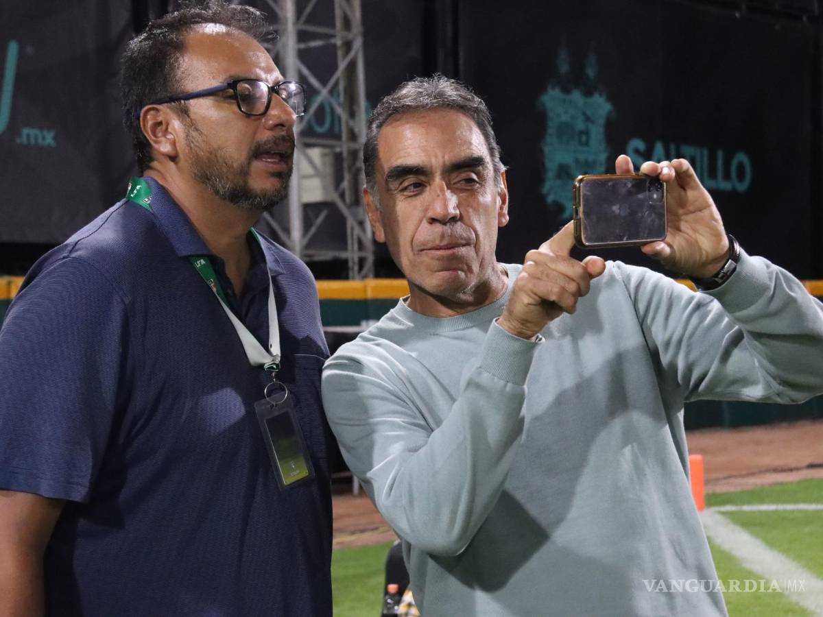 $!El periodista y cronista deportivo Enrique Garay estuvo grabando su Podcast el cual se trasmitirá en Amazon Music.