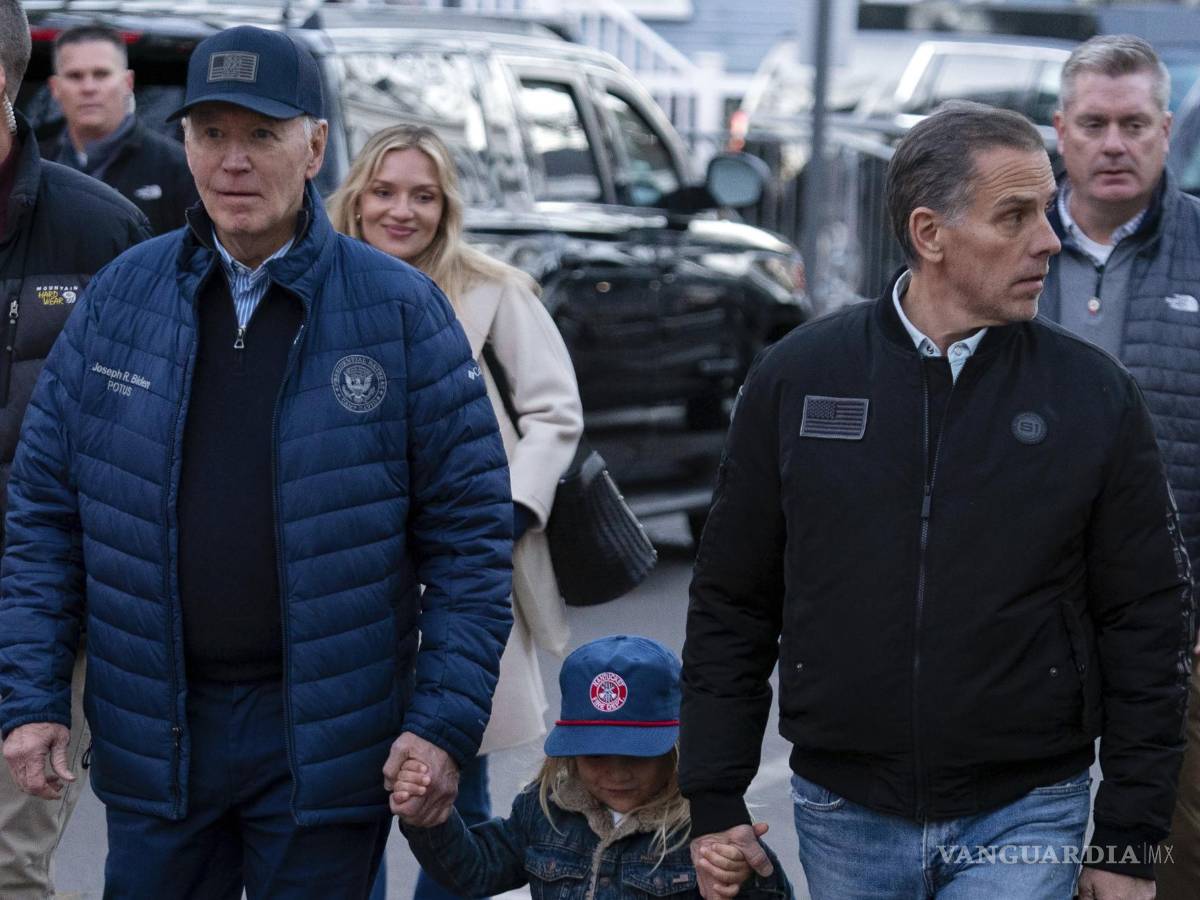 $!Hunter Biden afronta cargos por portación de armas y evasión fiscal, delitos que son considerados como graves.