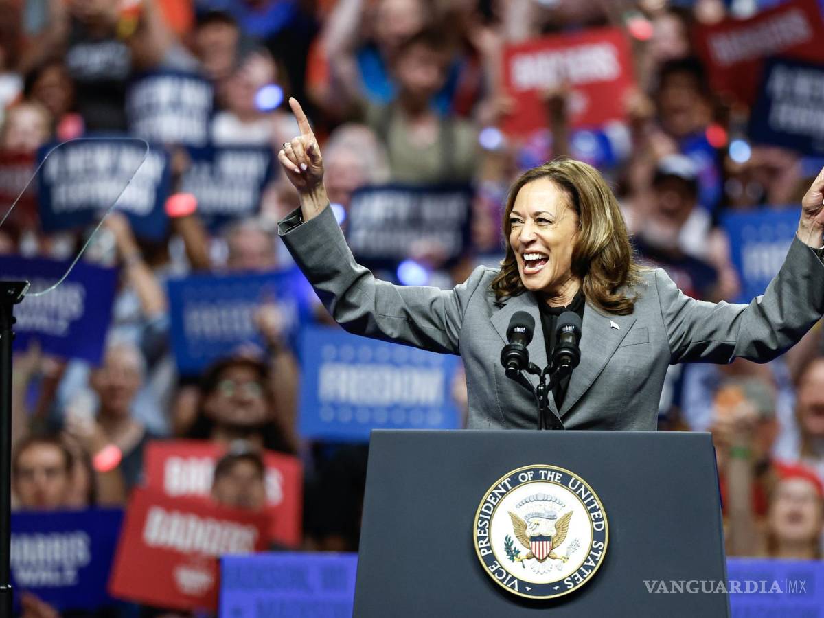$!La candidata presidencial del Partido Demócrata Kamala Harris, en el Veterans Memorial Coliseum en el Alliant Energy Center en Madison, Wisconsin.