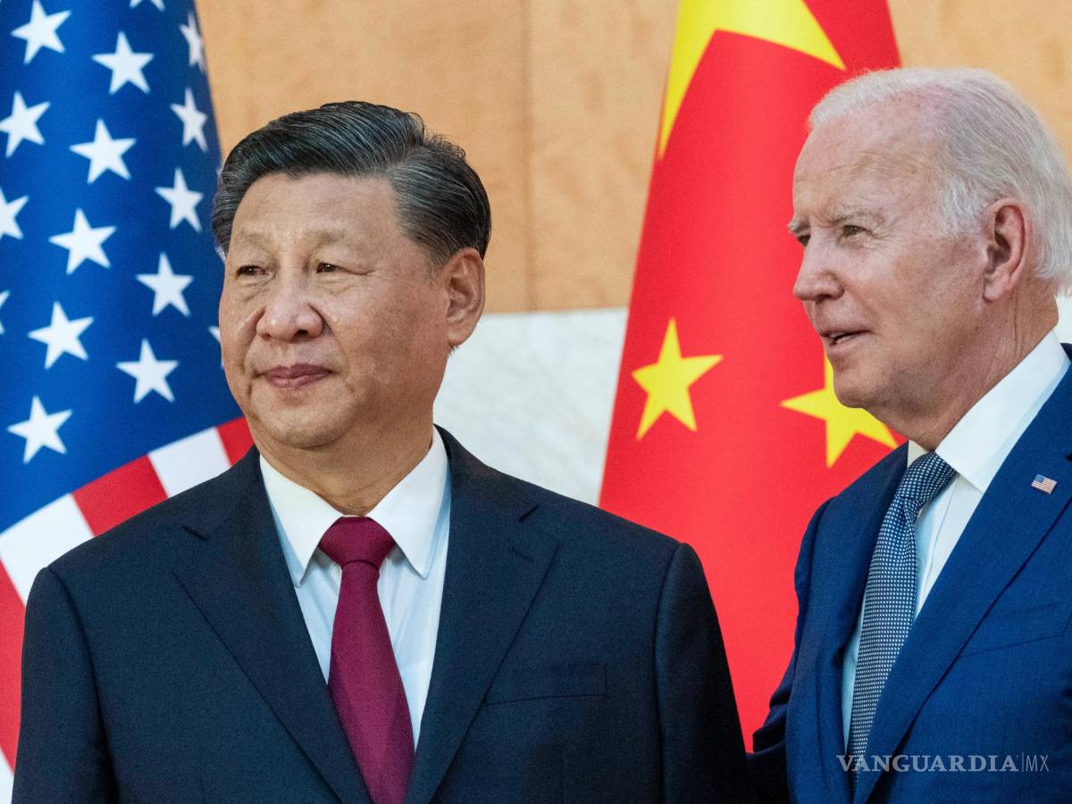 $!El presidente Joe Biden, junto al presidente chino, Xi Jinping, antes de una reunión al margen de la cumbre del G20, el 14 de noviembre de 2022, en Bali, Indonesia.