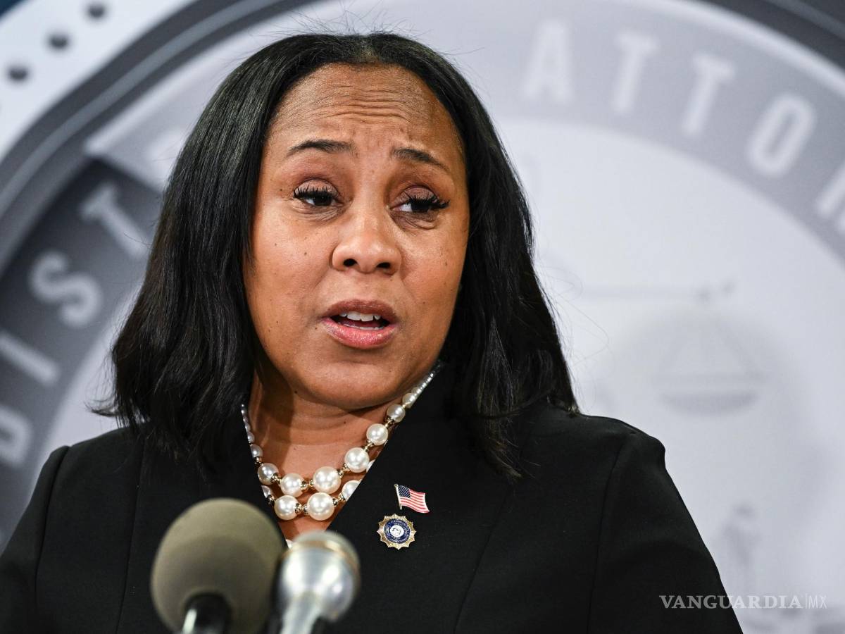 $!Fani Willis, fiscal de distrito del condado de Fulton, habla durante una conferencia de prensa en Atlanta.