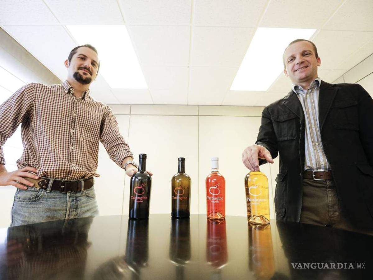 $!Esta Navidad brinde con vino… ¡de naranja!