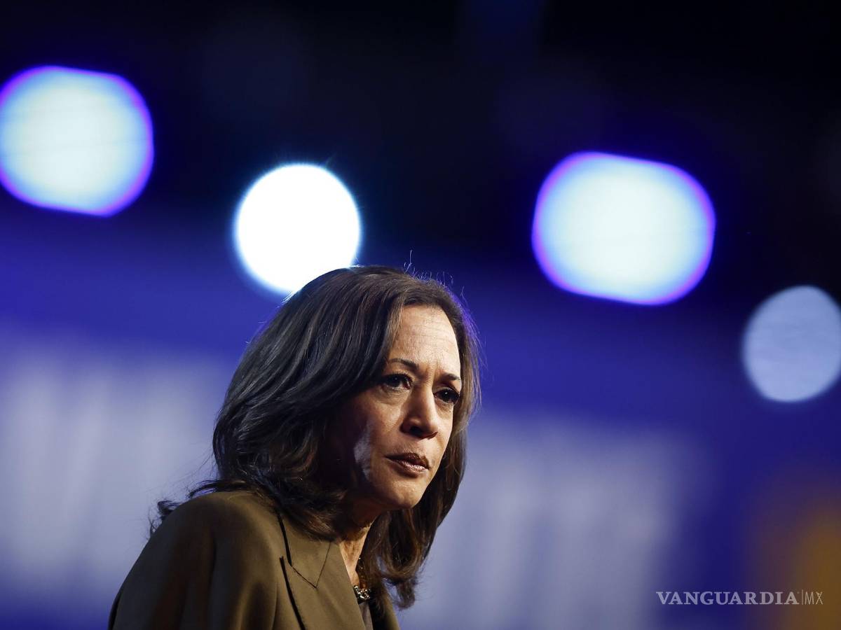$!La candidata presidencial demócrata a la vicepresidenta estadounidense Kamala Harris habla durante un mitin de campaña en Las Vegas, Nevada.