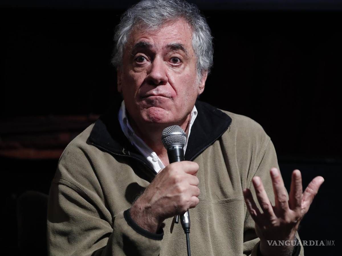 $!El ensayista José María Espinosa, habla hoy durante la presentación del libro “Cartas de amor de Octavio Paz a Elena Garro” en Ciudad de México. EFE/Mario Guzmán