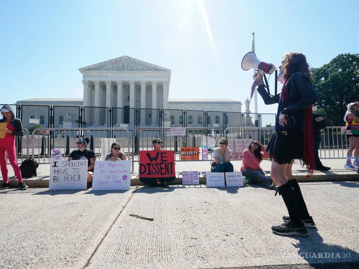 $!La gente protesta por el aborto frente a la Corte Suprema en Washington
