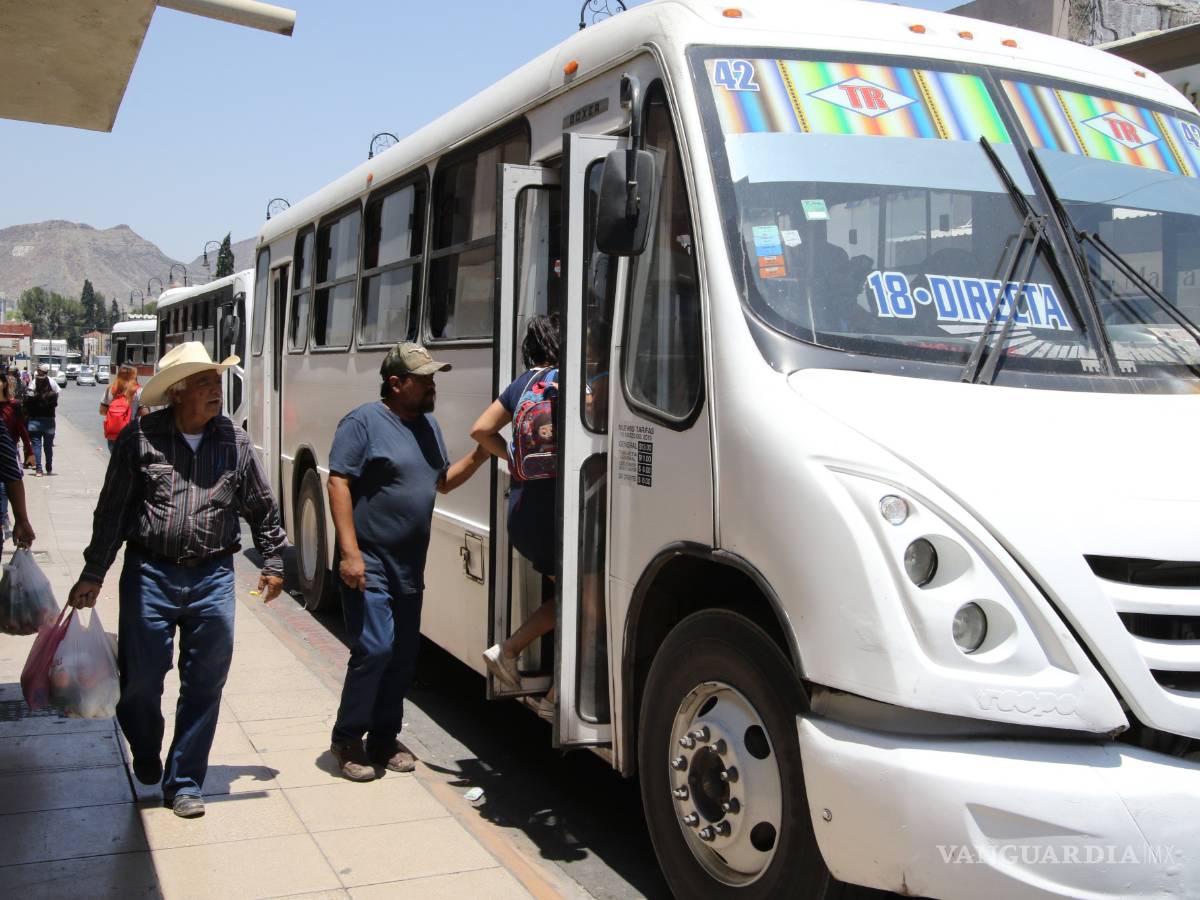 $!Proyectan colocar en taxis de Saltillo barrera de acrílico entre el chofer y los pasajeros
