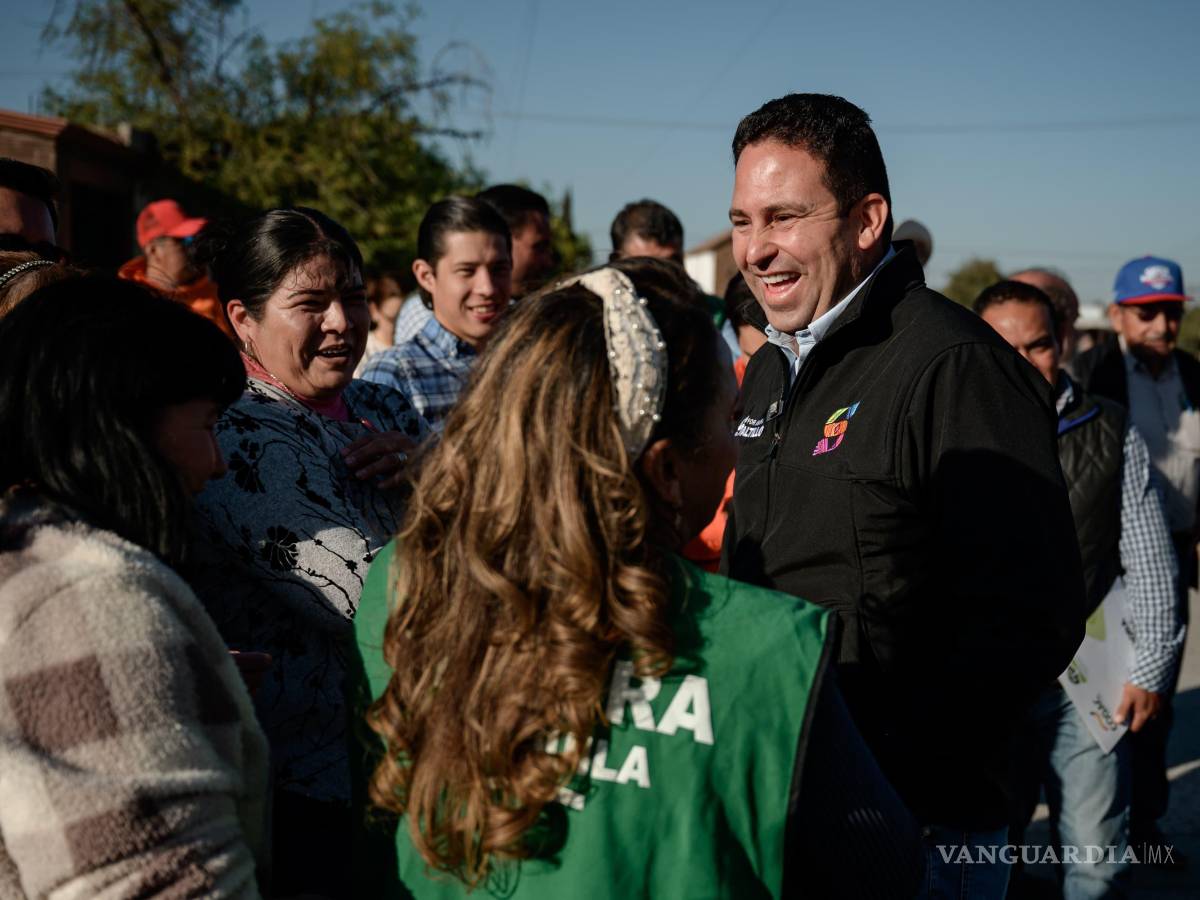 $!Vecinos de la colonia Virreyes Popular celebraron el inicio de la pavimentación, una mejora esperada para facilitar el acceso y la movilidad en la zona.
