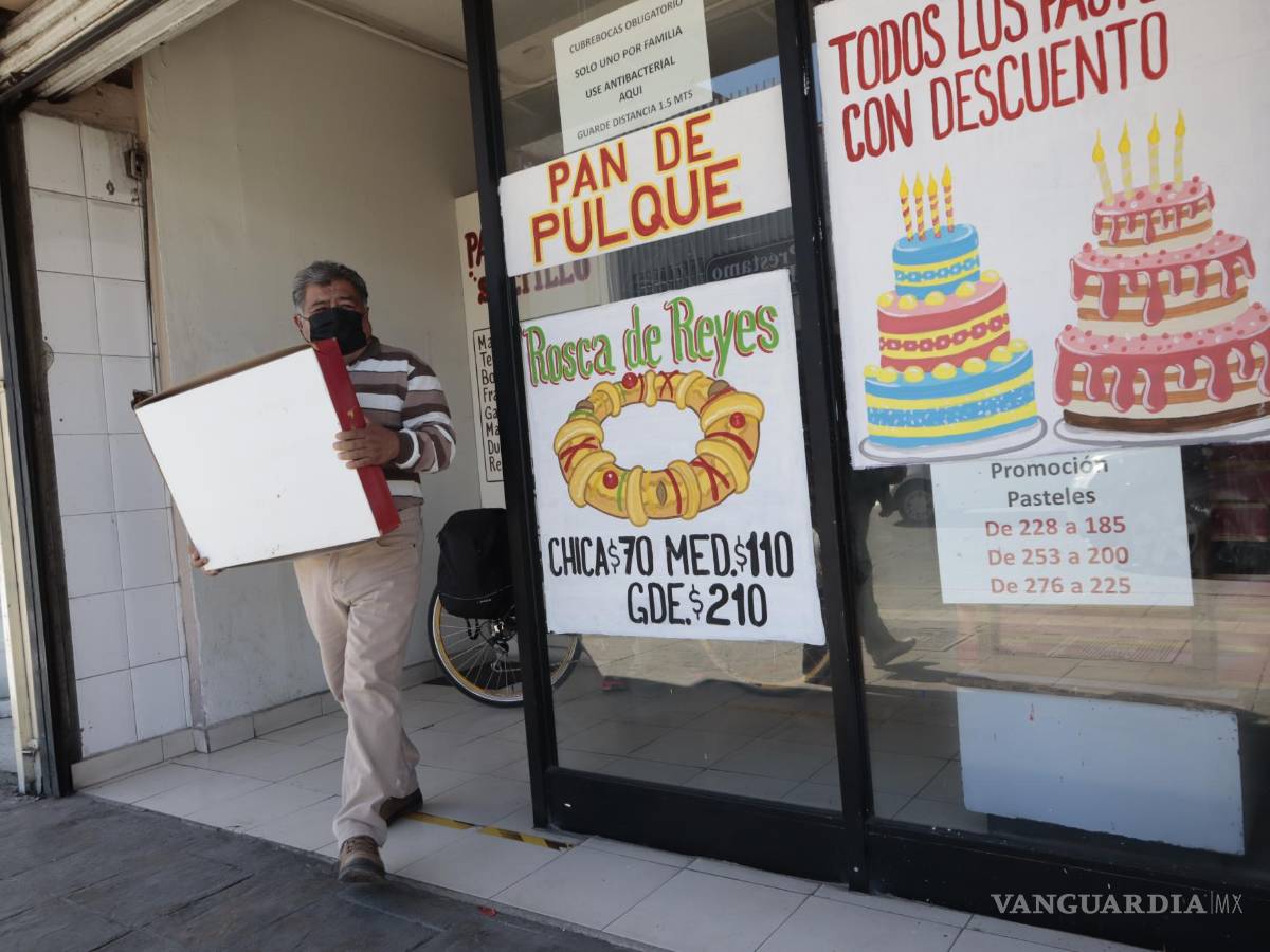 $!Panaderías de Saltillo se llenan de magia con la venta de la rosca de reyes