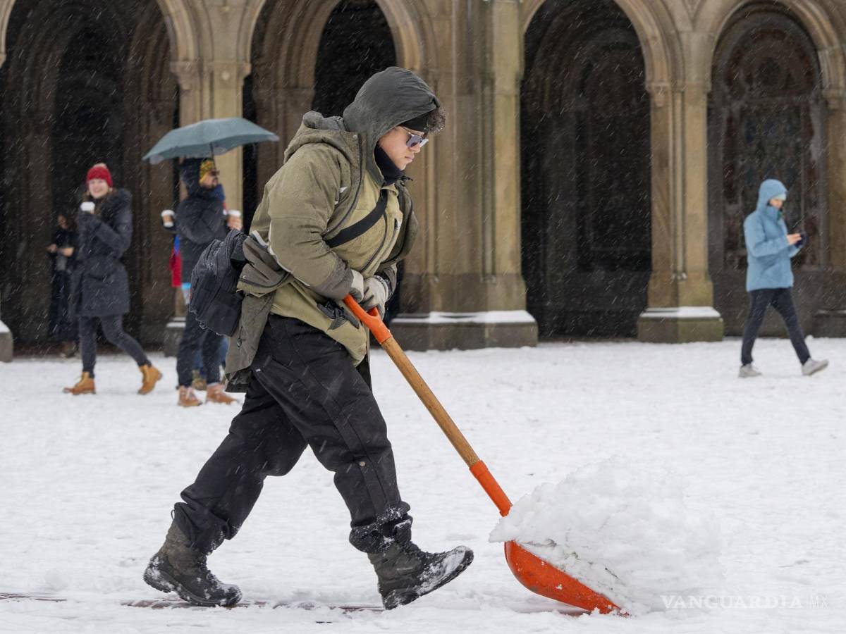 $!Este martes se esperaban más nevadas en varios estados, donde la temperatura podría caer hasta los -30 grados.