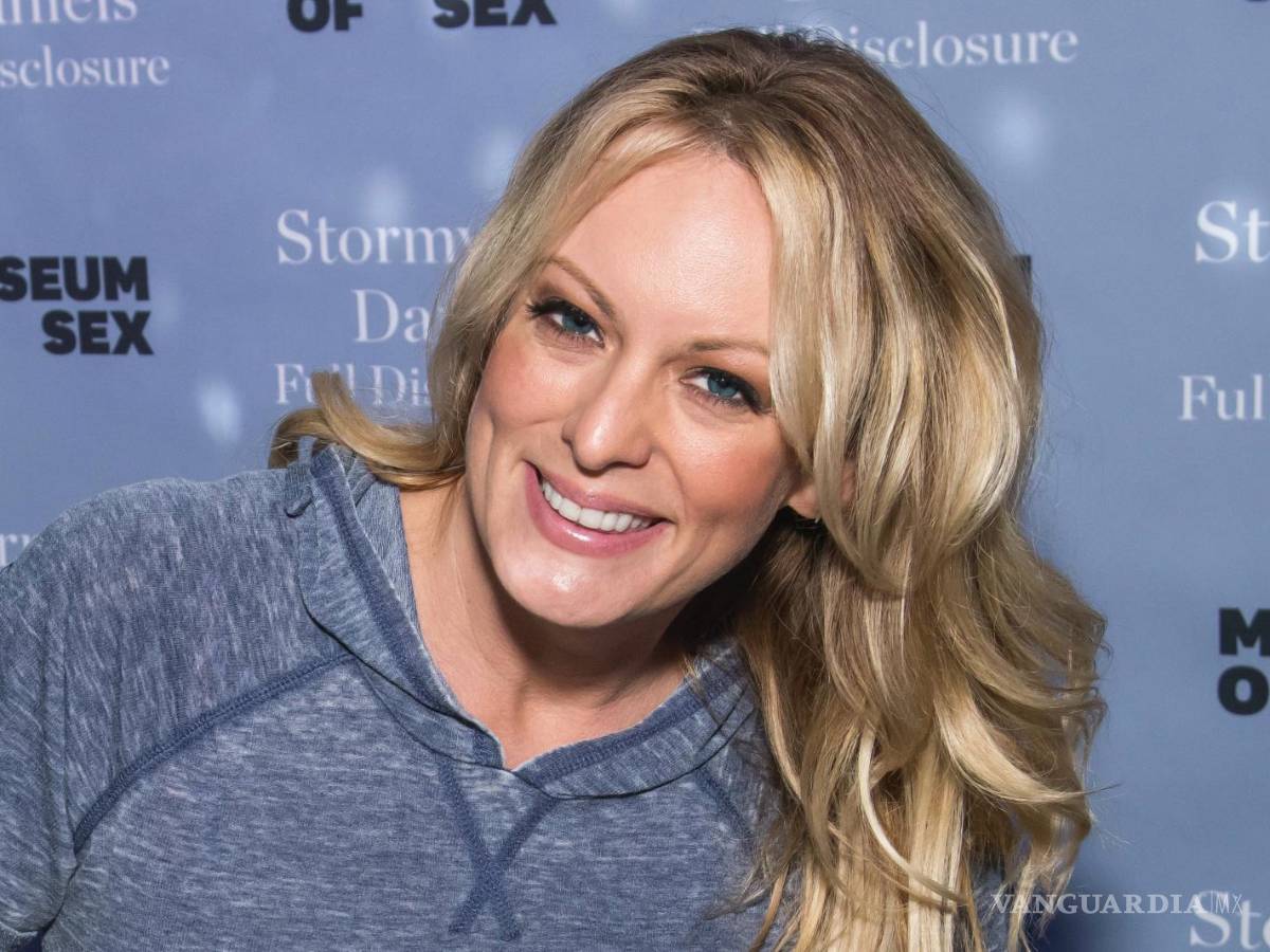 $!La actriz de cine para adultos Stormy Daniels en una firma de libros de sus memorias “Full Disclosure” en el Museo del Sexo en Nueva York.