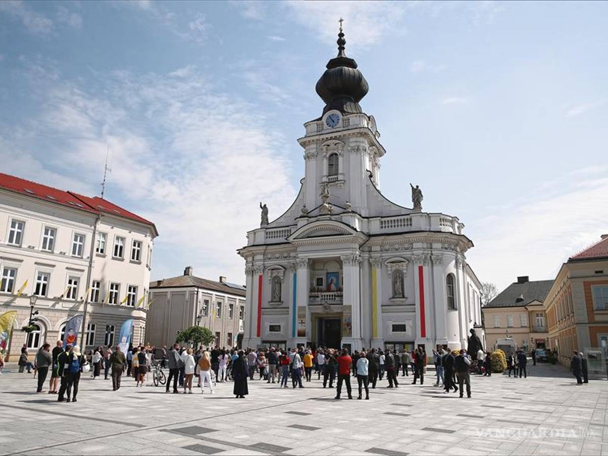 $!Así celebran el centenario del nacimiento de Juan Pablo II en tiempos del coronavirus (fotos)