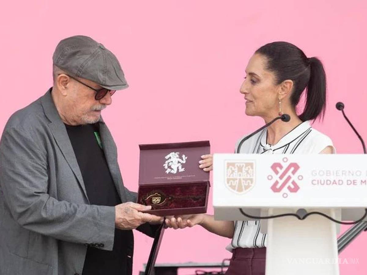 $!Beatriz Gutiérrez, Citlalli Hernández y hasta Gatell fueron a concierto de Silvio Rodríguez en el Zócalo, pese a quinta ola COVID