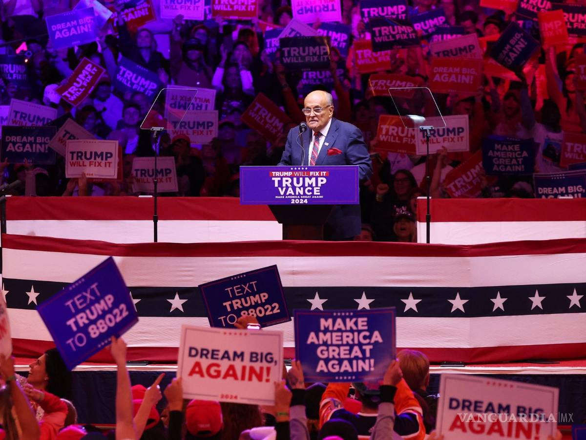 $!El ex alcalde de la ciudad de Nueva York Rudy Giuliani en un mitin del candidato presidencial republicano Donald Trump en el Madison Square Garden.