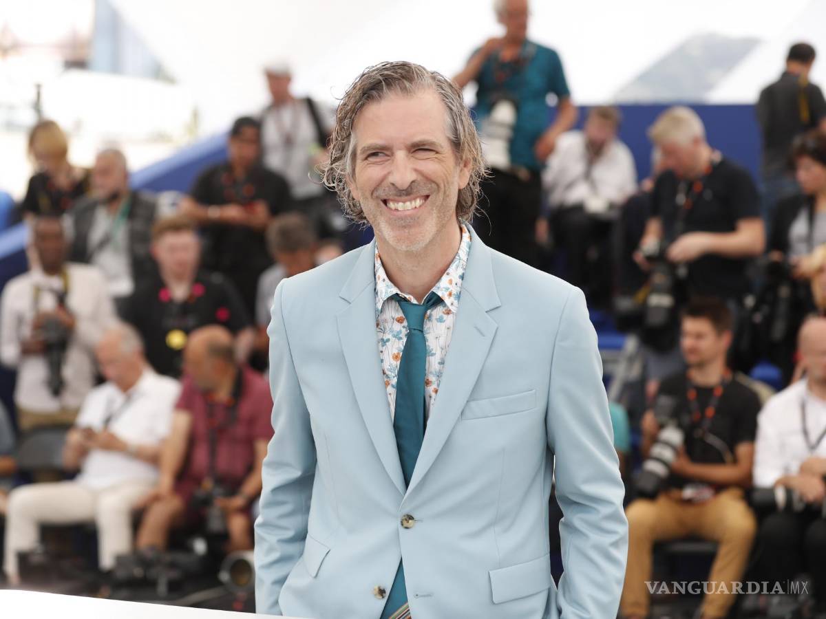 $!El director Brett Morgen asiste al photocall de ‘Moonage Daydream’ en la 75ª edición del Festival de Cine de Cannes.