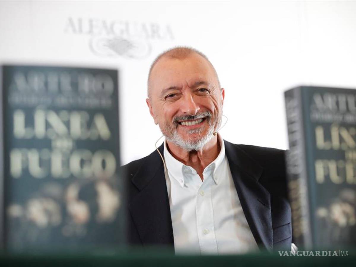 $!"Línea de fuego” nueva novela de Arturo Pérez-Reverte sobre la guerra civil española ya está a la venta