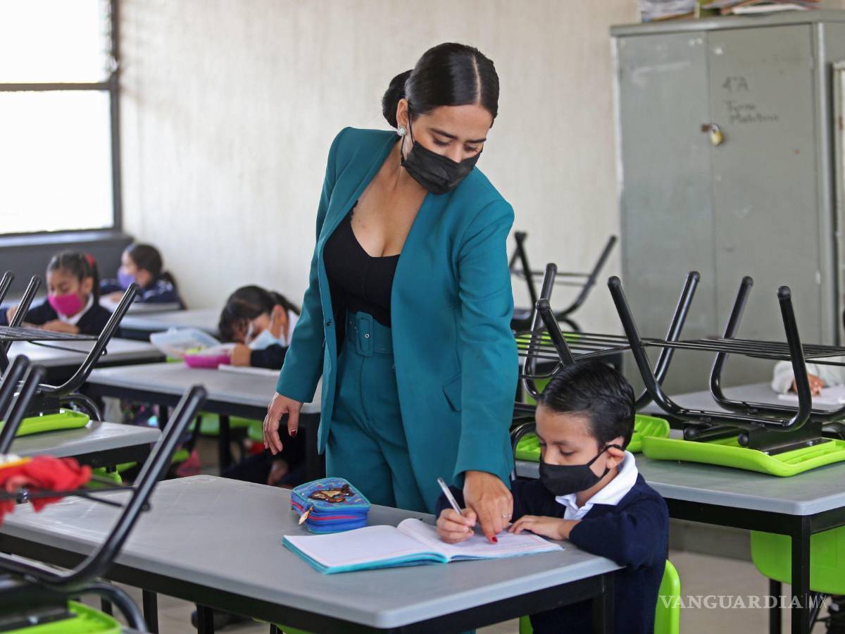 $!El calendario del nuevo ciclo escolar señala dos periodos vacacionales: del 19 al 30 de diciembre de 2022, y del 3 al 14 de abril de 2023.