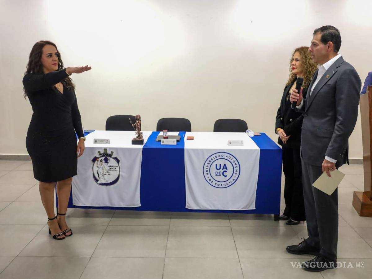 $!Octavio Pimentel tomó protesta a la directora de la Escuela de Bachilleres “Venustiano Carranza”.