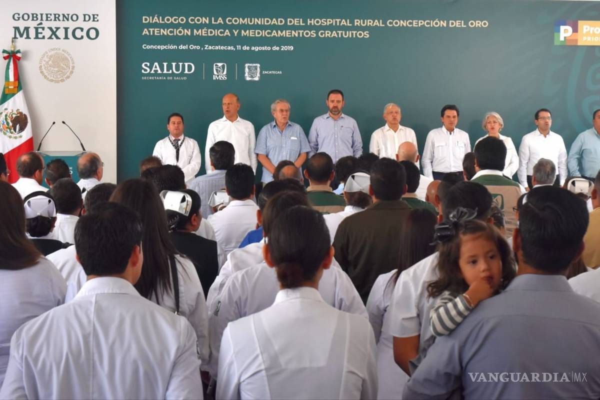 AMLO acude a hospital rural de Concha del Oro, Zacatecas, antes de su arribo a Saltillo