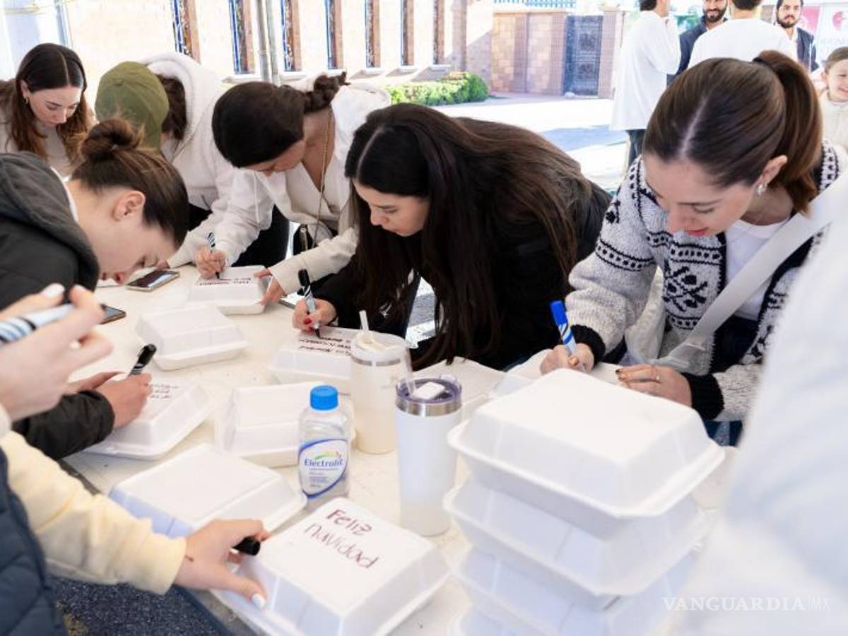 $!Equipo de voluntarios organiza alimentos para hospitales y colonias periféricas.