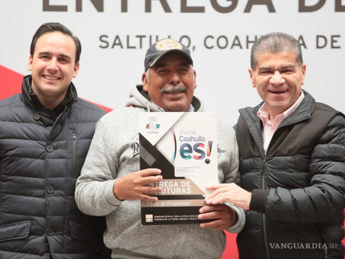 $!Entrega Riquelme la escritura 4 mil 521 del 2019