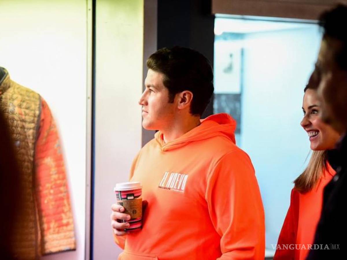 $!La primera parada fue en Monclova, donde el político anunció que partirían al Pueblo Mágico de Cuatro Ciénegas para reunirse con simpatizantes