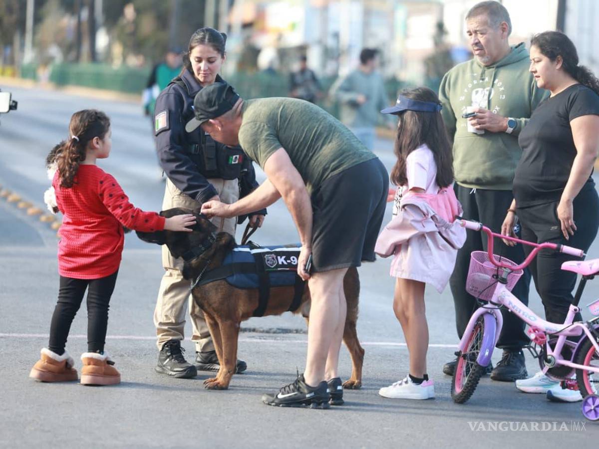$!La Ruta Recreativa de Saltillo reunió a cientos de personas este domingo.
