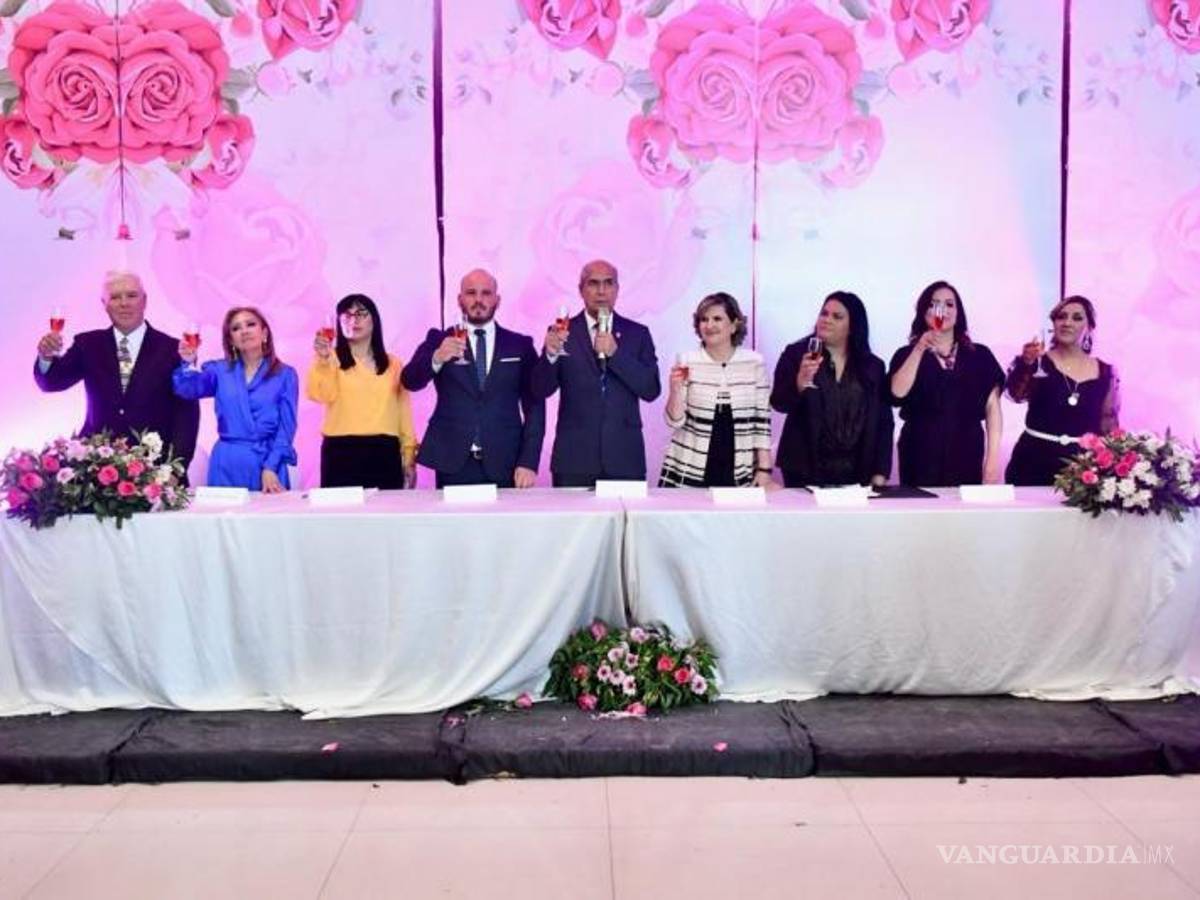 $!Con la presencia del alcalde de Monclova, se llevó a cabo la ceremonia civil.