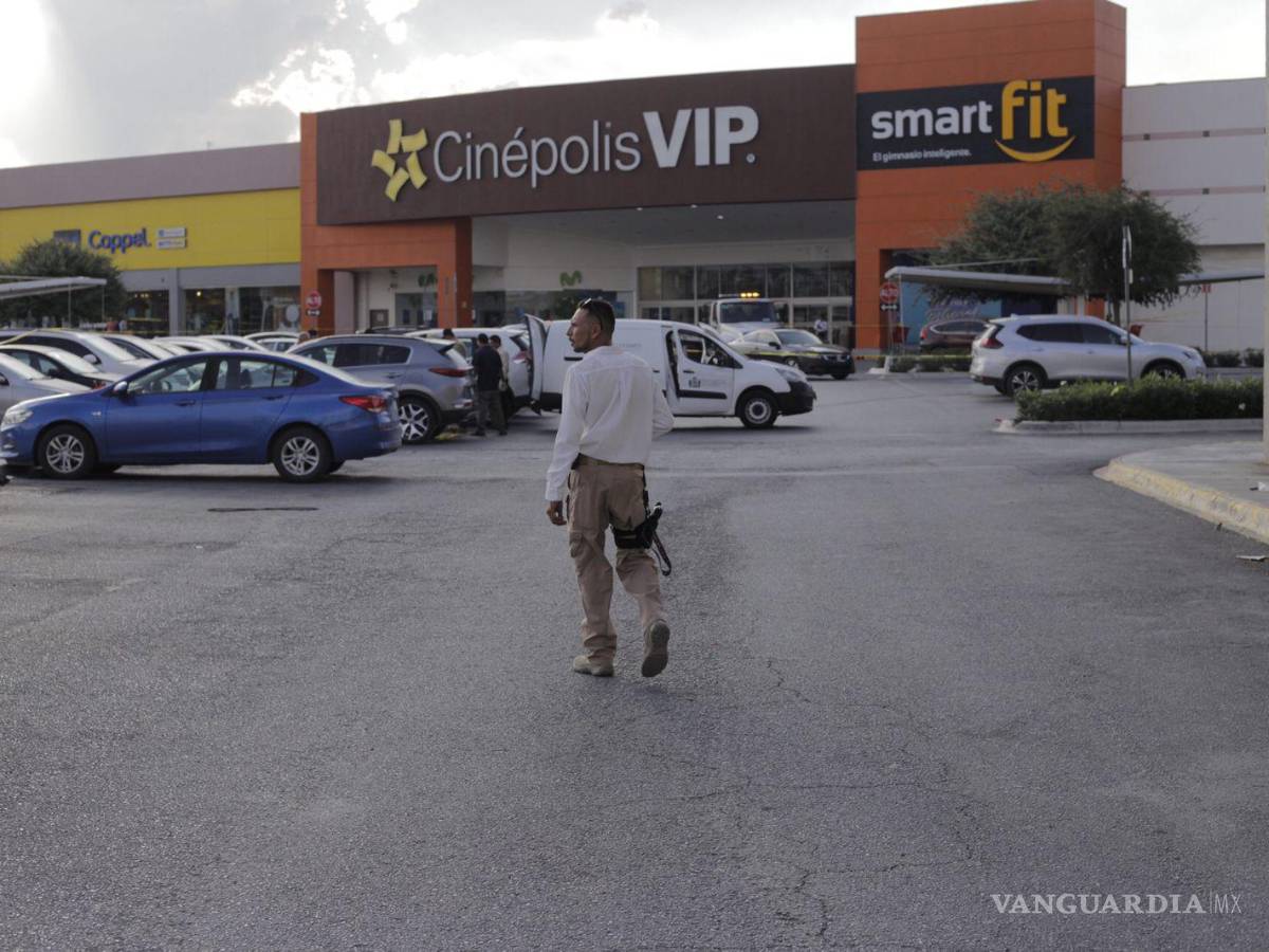 $!Gran movilización causó el ataque al hombre en Plaza Patio.