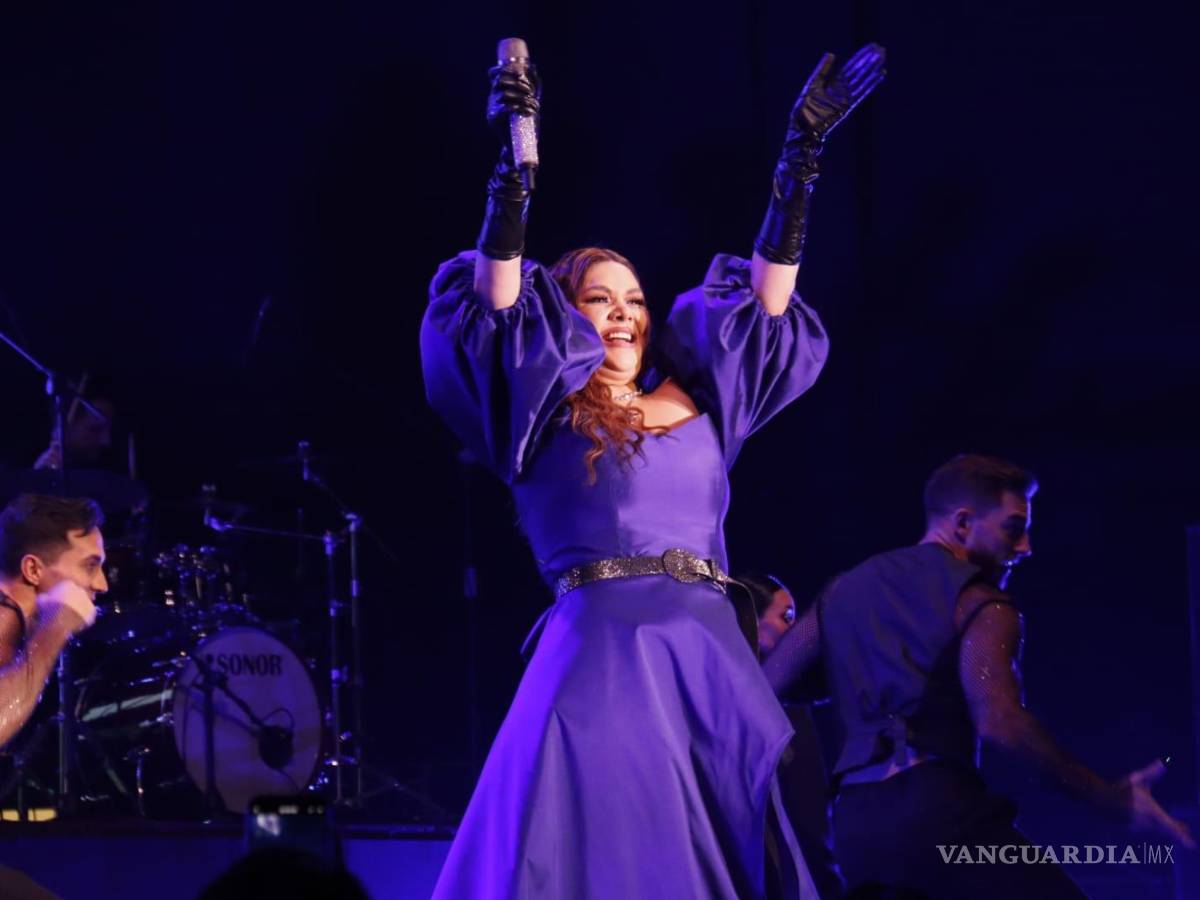 $!El concierto de la noche del jueves forma parte de la gira ‘Pa’ luego es tarde’.