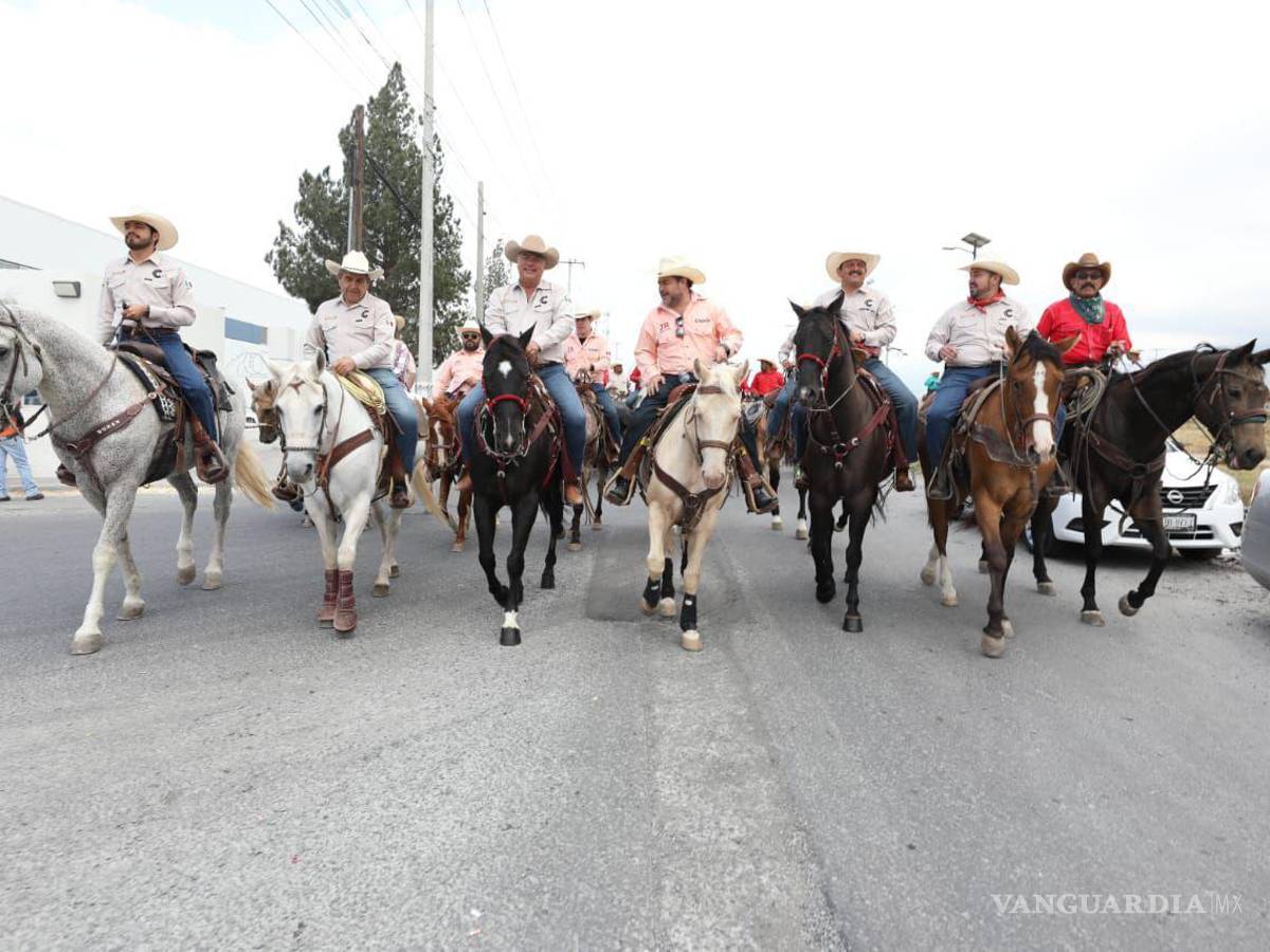 $!Los caballos de alta escuela deslumbraron a los asistentes con su elegancia y destreza en el Rodeo Saltillo 2024.