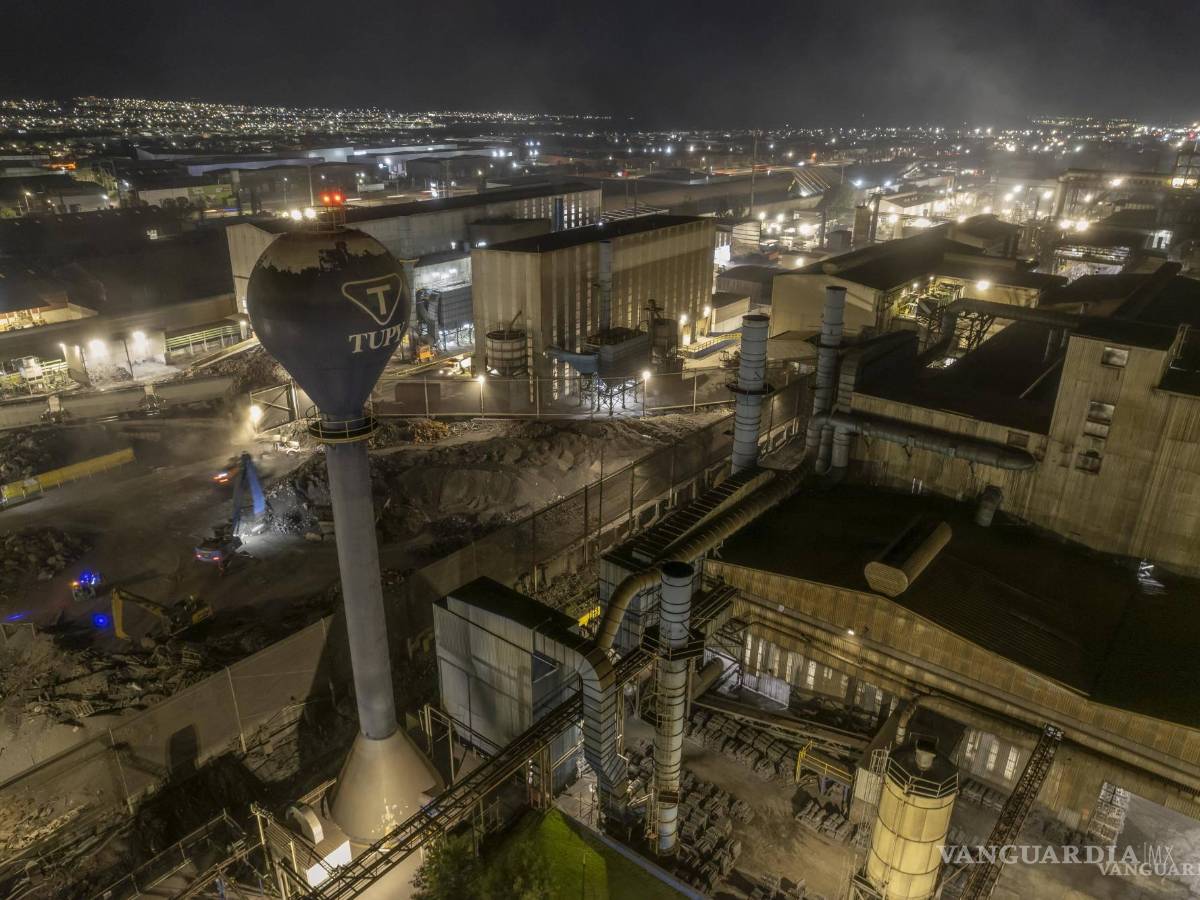 $!La zona industrial del bulevar Isidro López es uno de los principales focos de contaminación de Saltillo.